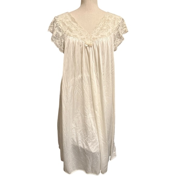 Shadowline Other - Vintage grannycore coquette ivory bow lace chemise slip dress lingerie nightie